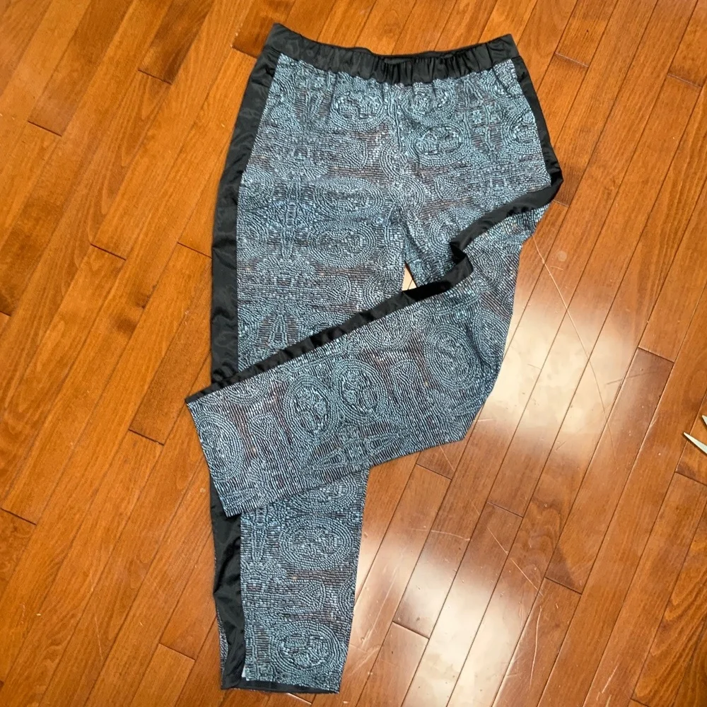 Lululemon Rise And Shine Trouser Pant 8 Black Multi Tuxedo Relax Satin - Picture 1 of 4